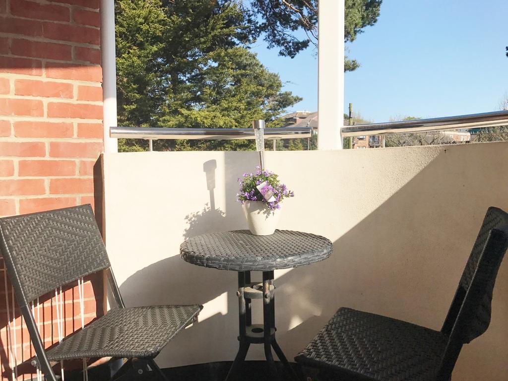 Hartford Court Apartment